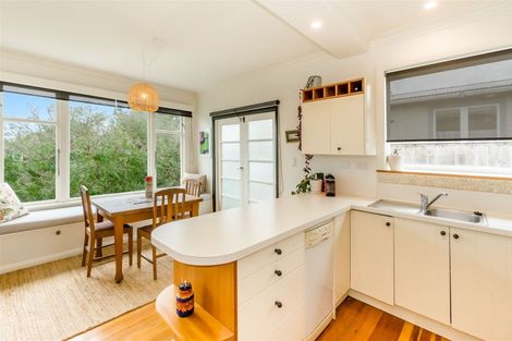 Photo of property in 131 Renown Road, Raumati South, Paraparaumu, 5032