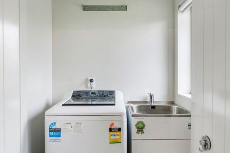 Photo of property in 2/1 Clarice Place, Takanini, 2112