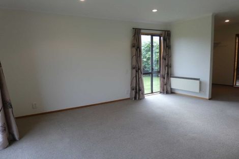 Photo of property in 5 Dorfold Mews, Avonhead, Christchurch, 8042