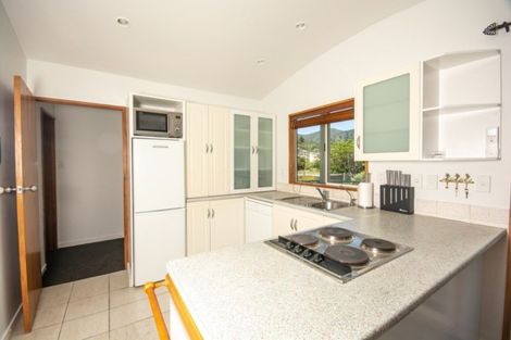 Photo of property in 29b Beach Road, Waikawa, Picton, 7220