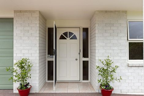 Photo of property in 6 Settlers Grove, Orewa, 0931