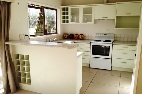 Photo of property in 2/12 Clovelly Road, Bucklands Beach, Auckland, 2012
