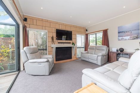 Photo of property in 2/13 Quebec Road, Milford, Auckland, 0620
