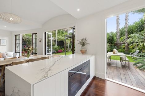 Photo of property in 9 Arawa Avenue, Devonport, Auckland, 0624