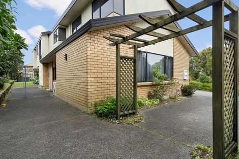 Photo of property in 8 Chiania Place, Somerville, Auckland, 2014