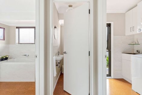 Photo of property in 3 Bronte Place, Leamington, Cambridge, 3432