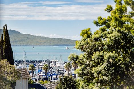 Photo of property in 19 Endymion Place, Half Moon Bay, Auckland, 2012