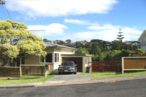 Photo of property in 2/1a Bevyn Street, Castor Bay, Auckland, 0620