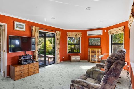 Photo of property in 520 Manutahi Road, Lepperton, New Plymouth, 4373