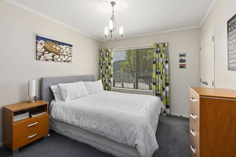 Photo of property in 95 Woodman Drive, Tawa, Wellington, 5028