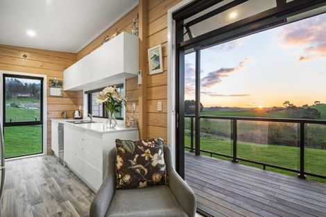 Photo of property in 86 Valley Road, Waitoki, 0871