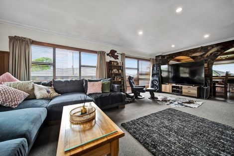 Photo of property in 24 Kahikatea Street, Inglewood, 4330