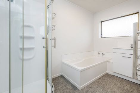 Photo of property in 2/27 Duke Street, Papakura, 2110