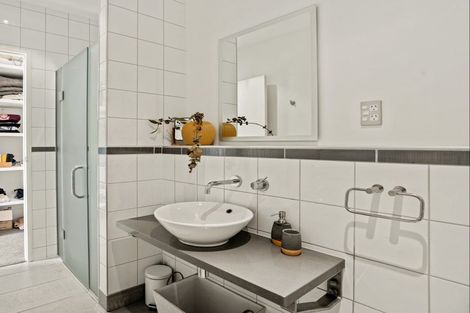 Photo of property in 14 Sunrise Bay Drive, Wanaka, 9305