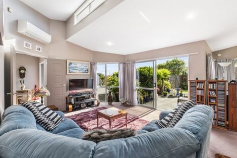 Photo of property in 6 Goldfinch Place, Welcome Bay, Tauranga, 3112