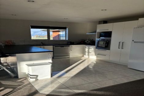 Photo of property in 146b High Street, Oxford, 7430