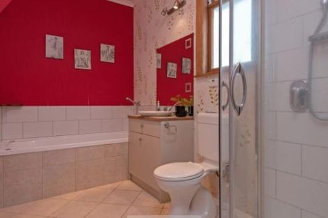 Photo of property in 10 Jensen Street, Hokowhitu, Palmerston North, 4410