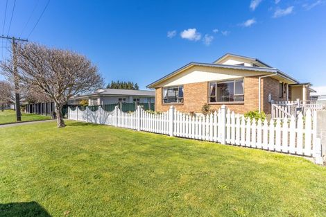 Photo of property in 13 Church Street, Winton, 9720