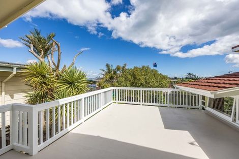 Photo of property in 54 Raleigh Road, Northcote, Auckland, 0627