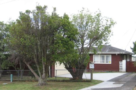 Photo of property in 2/37 Tramway Road, Beach Haven, Auckland, 0626