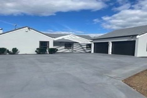 Photo of property in 96 Carnoustie Drive, Wattle Downs, Auckland, 2103