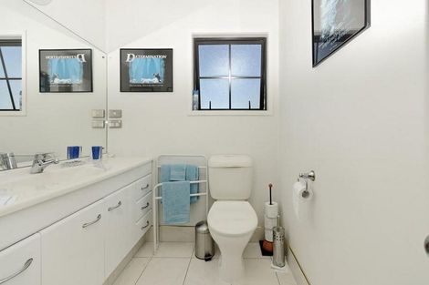 Photo of property in 2 Cyclarama Crescent, Massey, Auckland, 0614