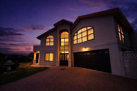 Photo of property in 24 Pendennis Point, Camborne, Porirua, 5026