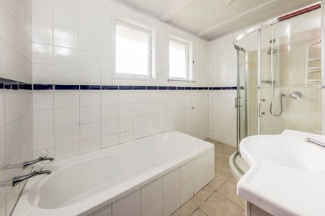 Photo of property in 11 Tomlin Place, Mangere East, Auckland, 2024