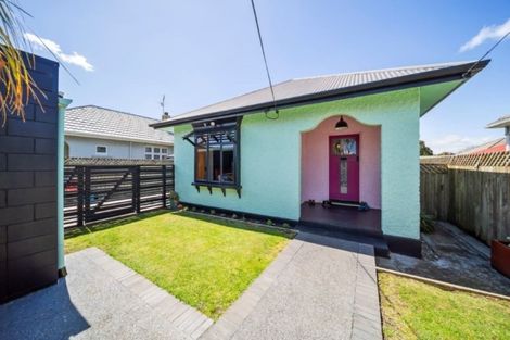 Photo of property in 51 Fitzroy Road, Fitzroy, New Plymouth, 4312