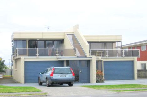 Photo of property in 2/176 Marine Parade, Mount Maunganui, 3116