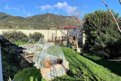 Photo of property in 670 Abel Tasman Drive, Clifton, Takaka, 7183