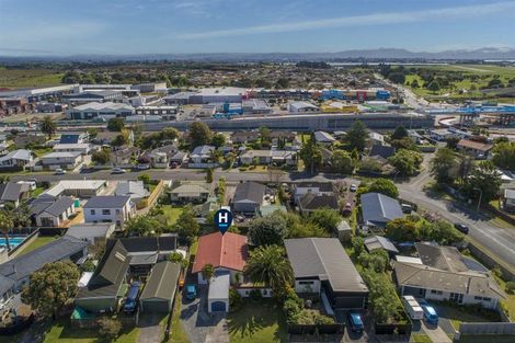 Photo of property in 6 Tudor Place, Mount Maunganui, 3116
