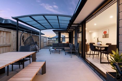 Photo of property in 15 Kotiate Street, Papamoa Beach, Papamoa, 3118