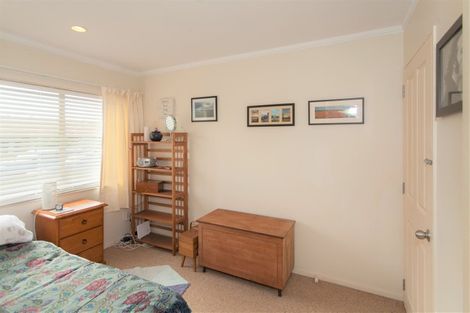 Photo of property in 28 Carlas Way, Ranui, Auckland, 0612