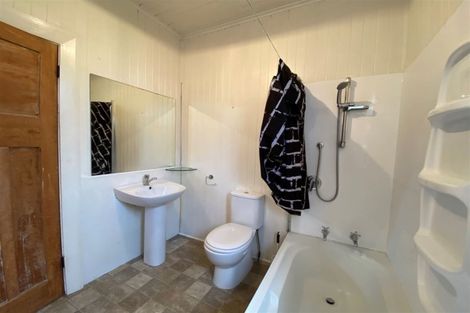 Photo of property in 1 Kelvin Street, South Hill, Oamaru, 9400