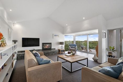 Photo of property in 7 Chaston Close, Westmorland, Christchurch, 8025