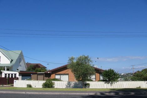 Photo of property in 1/8 County Road, Torbay, Auckland, 0630