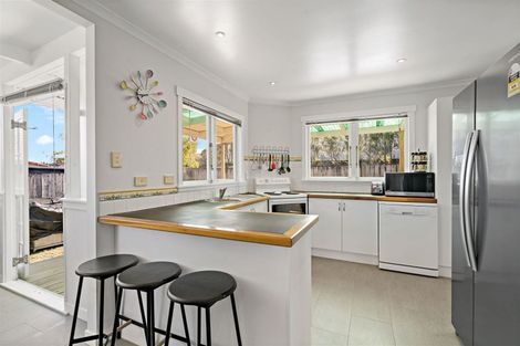 Photo of property in 140 Don Buck Road, Massey, Auckland, 0614