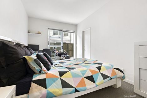 Photo of property in Budget Car Rental, 4/81 Ghuznee Street, Te Aro, Wellington, 6011