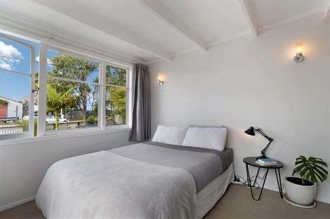 Photo of property in 2 Totara Road, Te Atatu Peninsula, Auckland, 0610