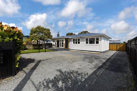 Photo of property in 2 Coleman Street, Paraparaumu, 5032