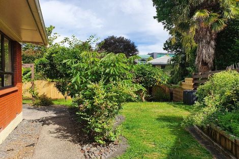 Photo of property in 1 Lorraine Place, Glenview, Hamilton, 3206