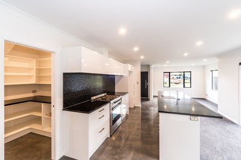 Photo of property in 1 Tower Place, Fitzherbert, Palmerston North, 4410