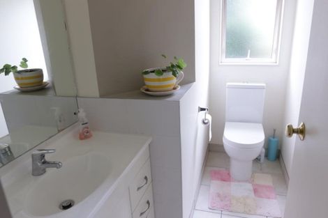 Photo of property in 13 Fearnley Grove, Albany, Auckland, 0632