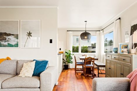 Photo of property in 84a Triangle Road, Massey, Auckland, 0614