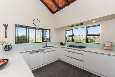 Photo of property in 102 Shaw Road, Oratia, Auckland, 0604