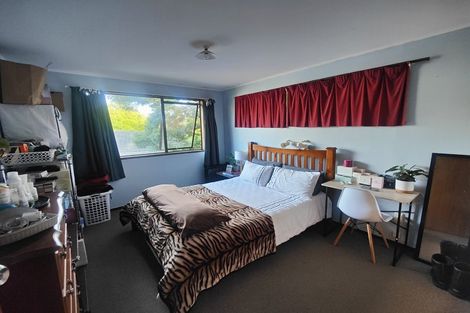Photo of property in 6 Garner Place, Glenfield, Auckland, 0629