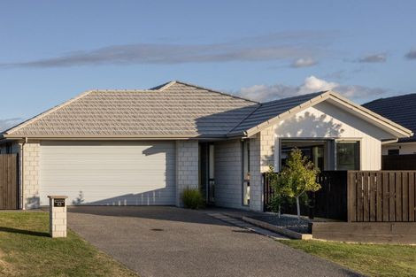 Photo of property in 43 Kaiora Drive, Papamoa Beach, Papamoa, 3118