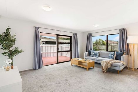 Photo of property in 1/12 Melleray Place, Randwick Park, Auckland, 2105