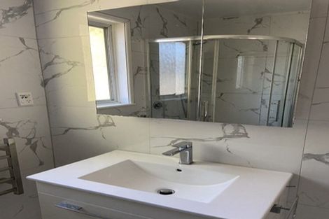 Photo of property in 21 Castleford Street, Green Bay, Auckland, 0604